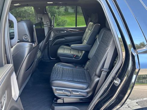Used 2021 Cadillac Escalade Sport Platinum AWD/4WD image 14