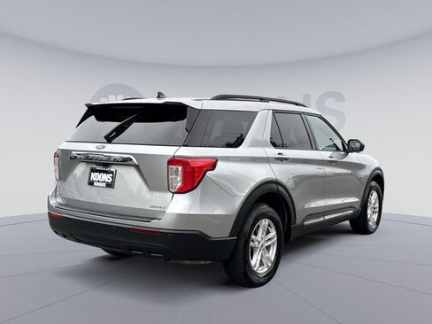 Used 2021 Ford Explorer XLT AWD/4WD image 7