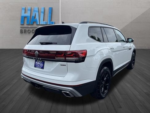 Certified 2024 Volkswagen Atlas Peak Edition SE AWD/4WD image 6
