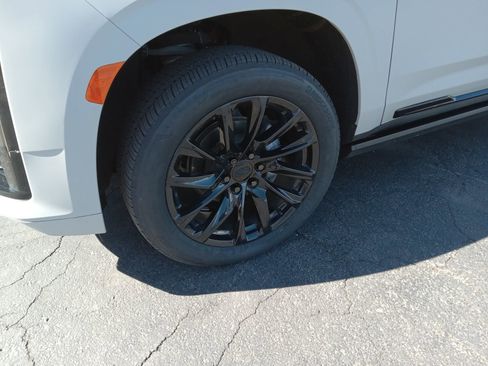 Certified 2023 Cadillac Escalade Sport Platinum w/ LPO, ONYX Package AWD/4WD image 7