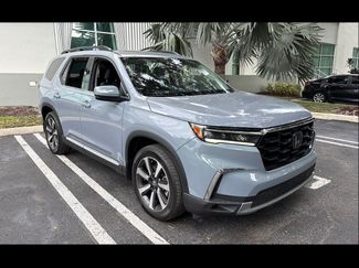 Used 2025 Honda Pilot Touring video 2