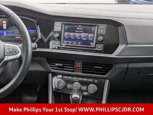 Used 2023 Volkswagen Jetta SE FWD image 16