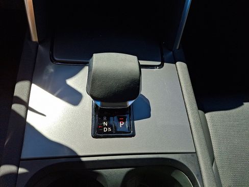 Used 2024 Land Rover Discovery Sport S image 12