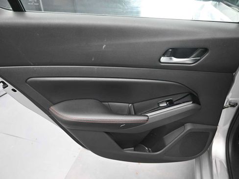 Used 2024 Nissan Altima 2.5 SR FWD image 16