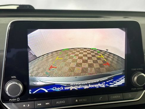 Used 2023 Nissan Altima 2.5 SV FWD image 16