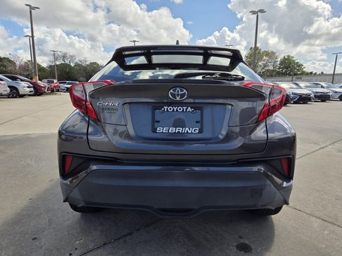 Used 2019 Toyota C-HR XLE image 8