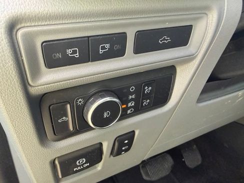 Used 2021 Ford F150 Lariat RWD image 3