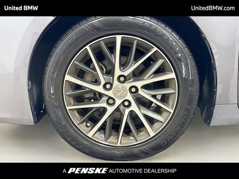 Used 2016 Lexus ES 350 w/ Luxury Package w/Wood Trim FWD image 2