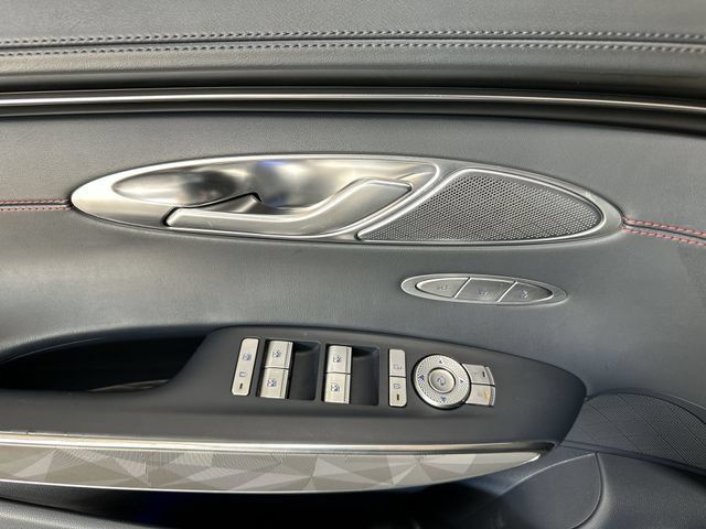 Used 2022 Genesis GV70 3.5T Sport w/ Sport Advanced Package AWD/4WD image 19