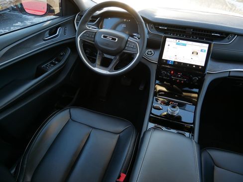 Used 2023 Jeep Grand Cherokee L Limited image 9