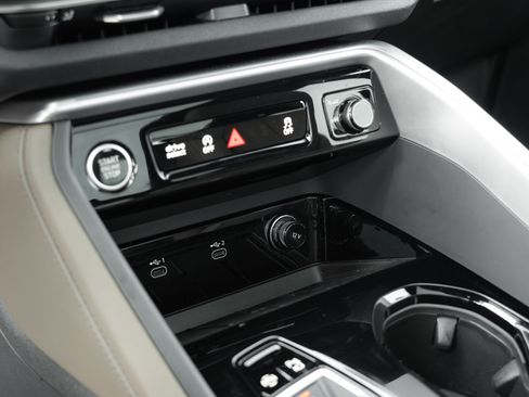 Certified 2025 Audi Q5 Premium w/ Premium Plus AWD/4WD image 14