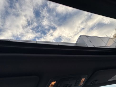 Used 2024 Toyota Sienna Platinum image 21