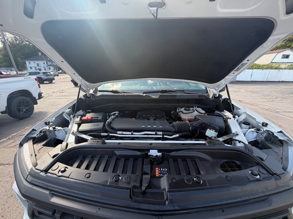 Used 2023 Chevrolet Silverado 1500 Custom AWD/4WD image 18