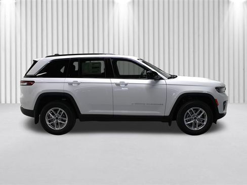New 2026 Jeep Grand Cherokee Laredo X AWD/4WD image 2