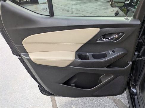 Used 2022 Chevrolet Traverse Premier image 29