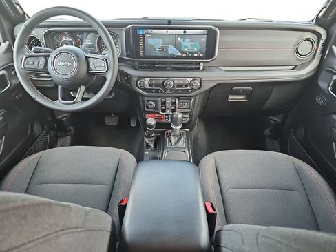 Used 2025 Jeep Wrangler Unlimited Rubicon AWD/4WD image 12
