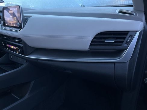 Used 2025 Nissan Rogue SV image 26