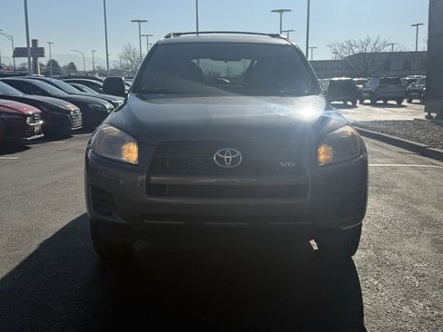 Used 2012 Toyota RAV4 4WD V6 image 2
