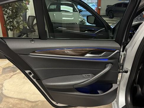 Used 2018 BMW 540i RWD image 28