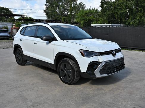 Used 2025 Volkswagen Taos S FWD image 1