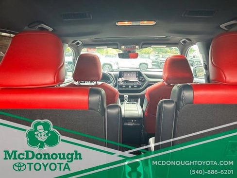 Used 2022 Toyota Highlander XSE AWD/4WD image 8