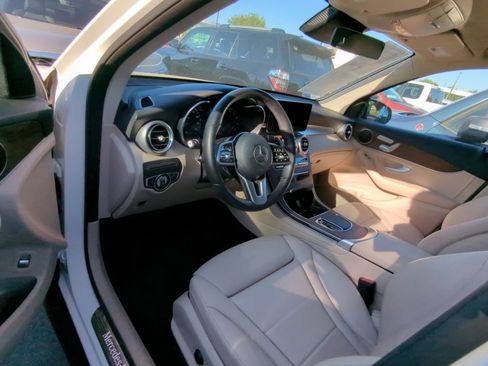 Used 2022 Mercedes-Benz GLC 300 4MATIC w/ Premium Package Lite image 7