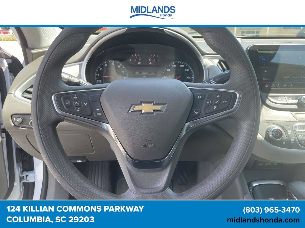 Used 2025 Chevrolet Malibu LT FWD image 31