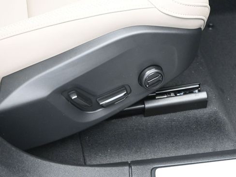 New 2026 Volvo XC60 B5 Plus w/ Protection Package Premier image 37