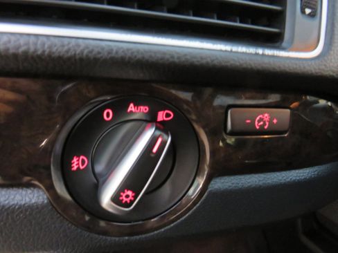 Used 2014 Volkswagen Passat TDI SEL Premium image 13