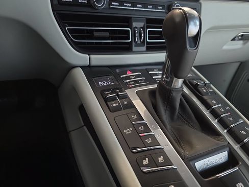 Used 2019 Porsche Macan S AWD/4WD image 26