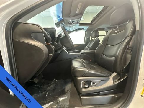 Used 2019 Cadillac Escalade Luxury AWD/4WD image 9