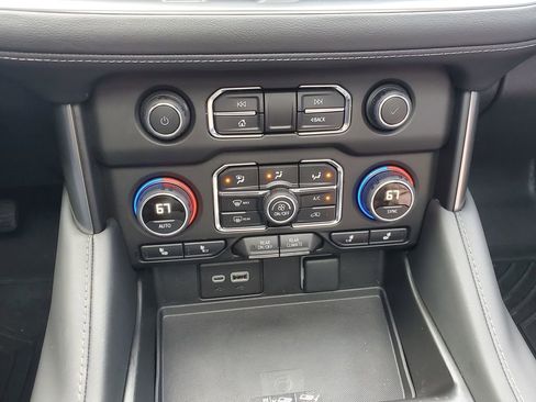 Used 2023 Chevrolet Tahoe Z71 w/ Luxury Package image 25