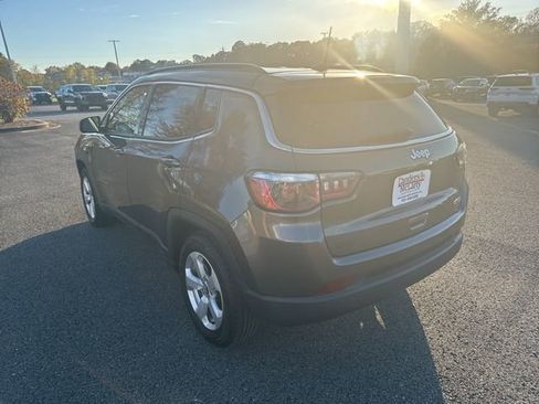 Used 2019 Jeep Compass Latitude image 5
