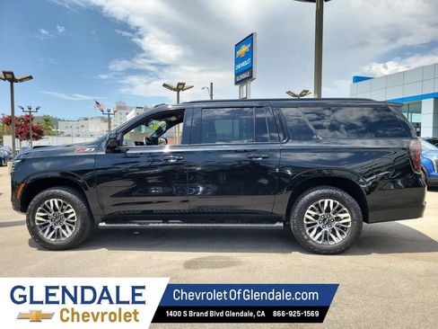 Certified 2025 Chevrolet Suburban Z71 AWD/4WD image 14