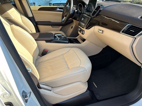 Used 2019 Mercedes-Benz GLE 400 4MATIC image 47