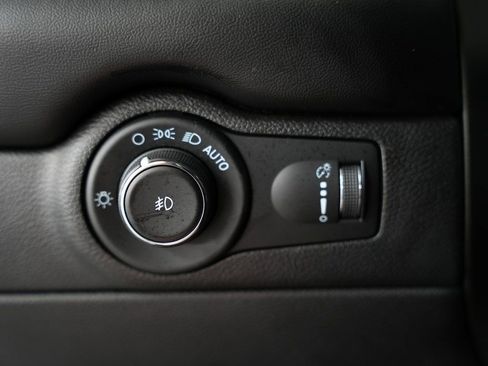 Used 2021 Dodge Durango SXT image 46