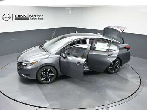 New 2025 Nissan Versa SR w/ Trunk Package image 47