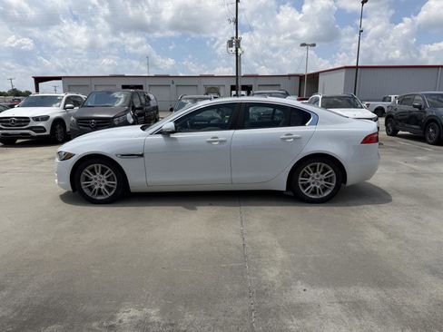 Used 2017 Jaguar XE Premium RWD image 17