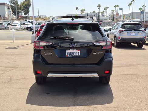 Certified 2025 Subaru Outback Limited AWD/4WD image 7