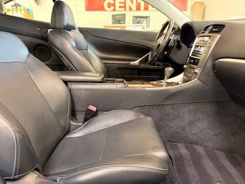 Used 2012 Lexus IS 250C w/ Luxury Pkg RWD image 27