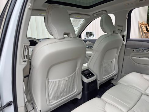Used 2025 Volvo XC90 T8 Plus AWD/4WD image 37