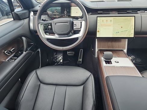 New 2025 Land Rover Range Rover Autobiography image 4