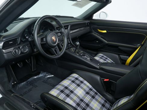 Used 2019 Porsche 911 Speedster image 2