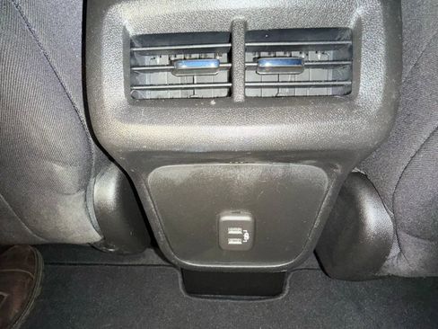 Used 2022 Chevrolet Equinox LS w/ LS Convenience Package image 28