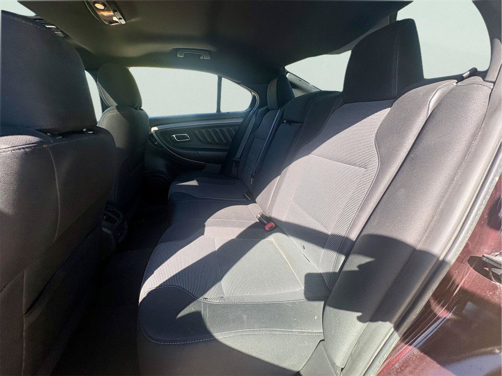 Used 2018 Ford Taurus SEL w/ Equipment Group 201A FWD image 11