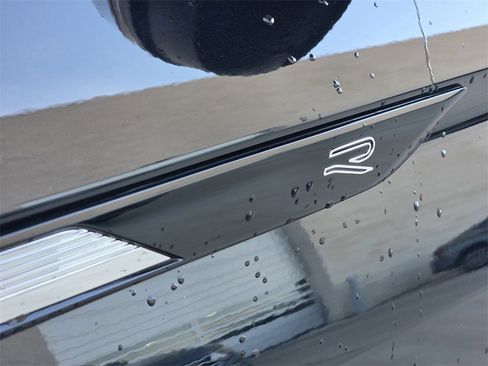 Used 2023 Volkswagen Tiguan SE R-Line image 8