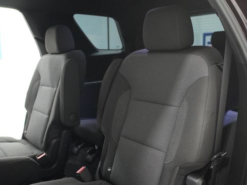 Used 2023 Chevrolet Traverse LT FWD image 29