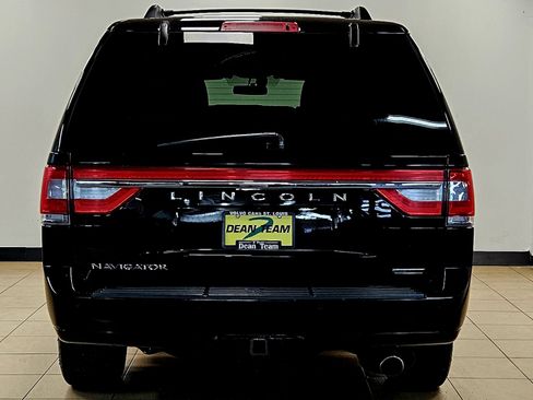 Used 2016 Lincoln Navigator Select image 7