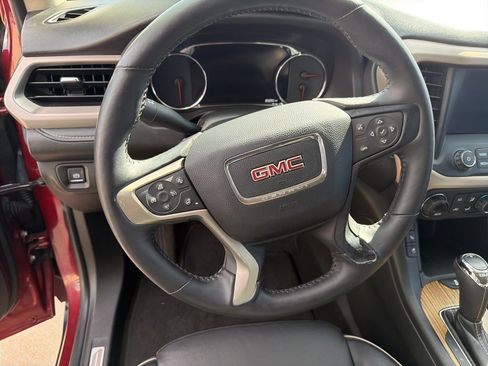 Used 2017 GMC Acadia Denali w/ Technology Package image 8