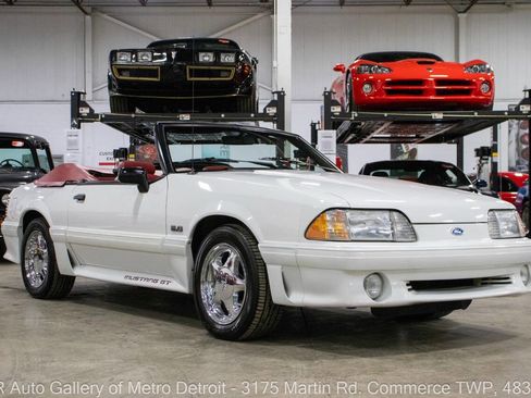 Used 1990 Ford Mustang GT image 11